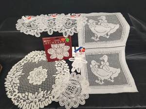 lot 578 image: Lace Doily Collection