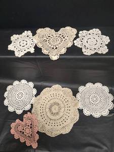 lot 579 image: Crochet Doily Collection - Round and Heart Shapes