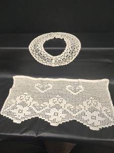 lot 580 image: Peking Handicrafts Annie Cotton Lace Collar and Doily Set