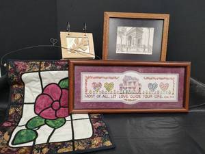 lot 599 image: Decorative Collection - Oak Leaf Photo Flip, Oak Frame and More