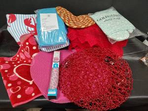 lot 603 image: Kitchen Collection - Lobster Print Towel, NIP Hot Pads Oven Mitts, NIP Dish Clothes, Placemats and More
