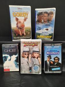 lot 606 image: Classic VHS Movie Collection - Disney and Popular Films