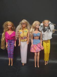 lot 629 image: Vintage Mattel Barbie Doll Collection