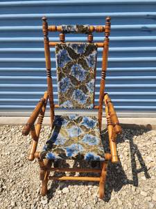 lot 710 image: Victorian Turned Wood Rocking Chair with Blue Floral Upholstery