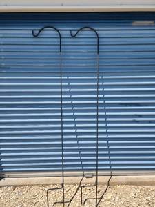 lot 718 image: 6ft Metal Shepherds Hook Stakes - Set of 2