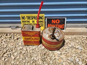 lot 720 image: Stangan Extra Heavy Duty Gas Can Collection with No Hunting Signs