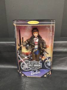 lot 8 image: Harley-Davidson Barbie Collector Edition Doll - Second in Series 1998