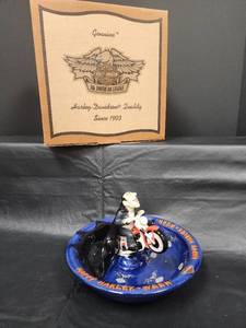 lot 66 image: Harley-Davidson Halloween Decorative Plate with Motorcycle Figure