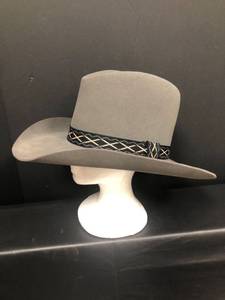 lot 640 image: Resistol Size 7 38 Stagecoach Self Conforming Cowboy Hat