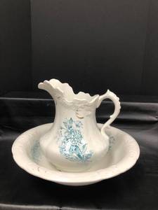 lot 644 image: Antique Ceramic Pitcher And Basin