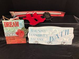 lot 646 image: Home Decor