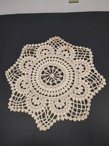 lot 661 image: Handmade Cotton Crochet Doily - 23 Inch Star Pattern