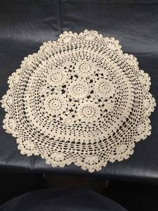 lot 662 image: Handmade Crochet Doily - 13 inch Round Cotton Lace