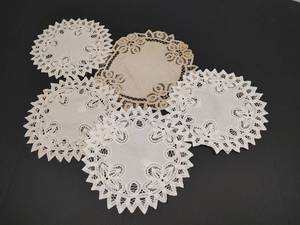 lot 666 image: Cotton Lace Doilies