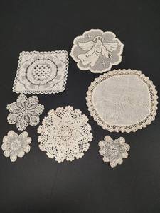 lot 667 image: Vintage Collection of Cotton Lace Doilies