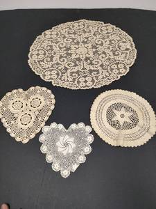 lot 670 image: Crochet Doily Collection - Set of 4 Mixed Patterns