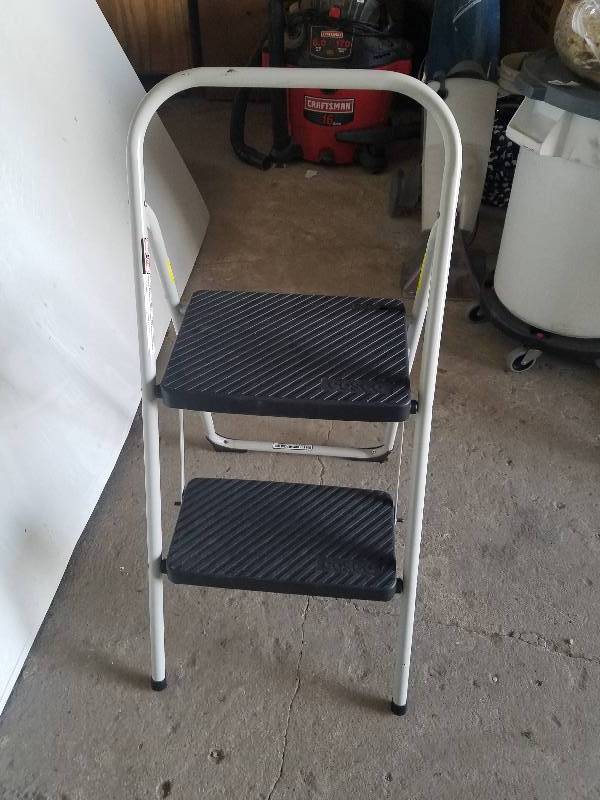 Cosco Folding Step Stool Warehouse 1023 Auction By Fleetsale Equip Bid