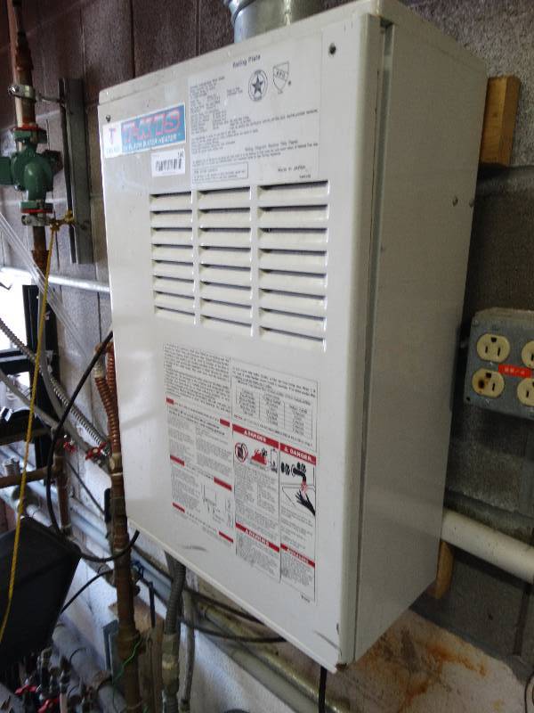 Takagi T-K1S By Flash water heater. | Douglas, Ks Convenience Store  Equipment Auction! | Equip-Bid