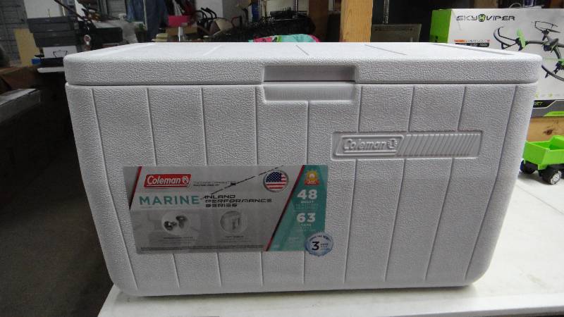 lot 8724 image: Coleman Cooler