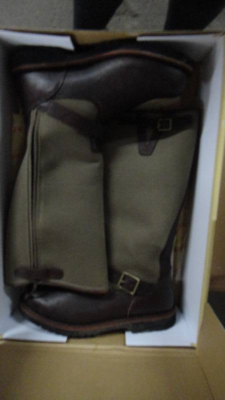 lot 8729 image: Red Head Boots Size 10