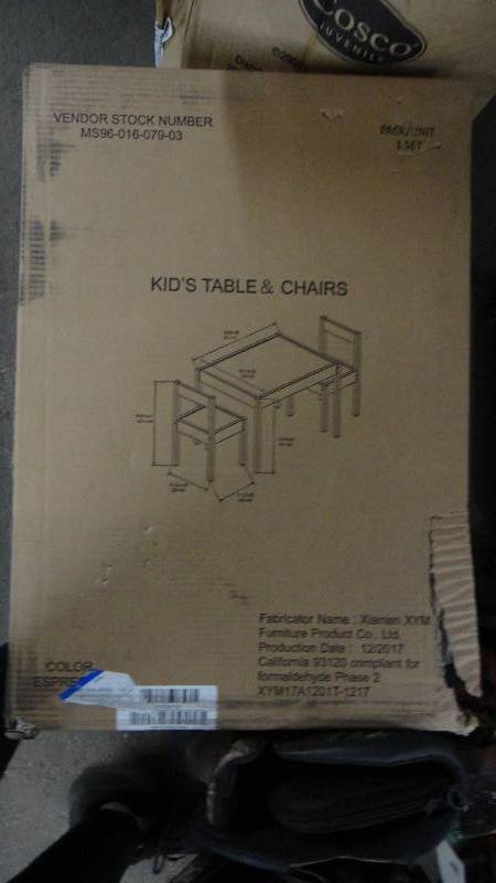 lot 8731 image: Kids Table and Chairs