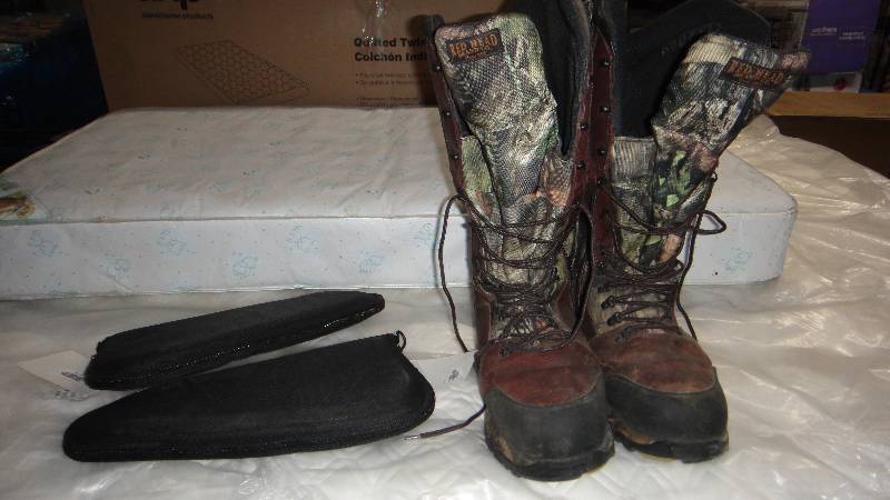 lot 8786 image: Size 13 Thinsulate Boots