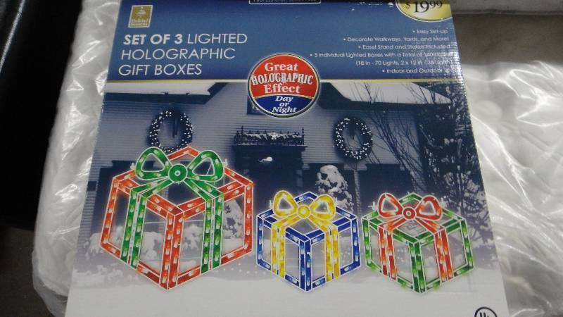 lot 8789 image: Lighted Gift Boxes
