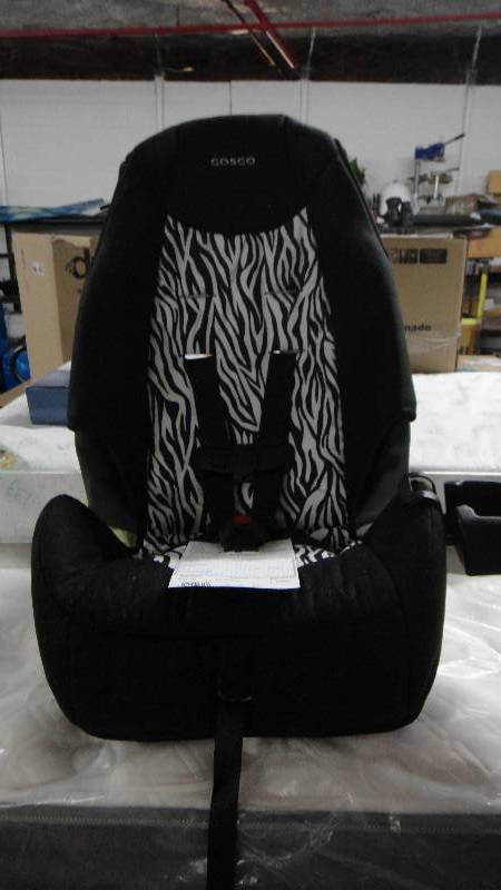 lot 8790 image: Cosco Car Seat