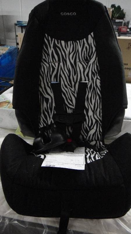 lot 8774 image: Cosco Car Seat