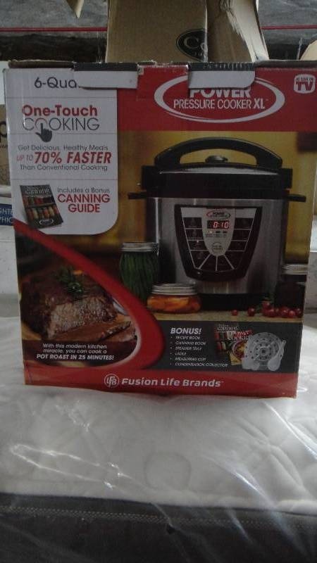 lot 8813 image: Power Pressure Cooker