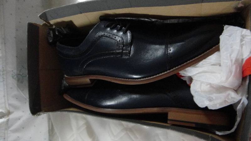 lot 8856 image: Stacy Adams Size 13 Dress Shoes
