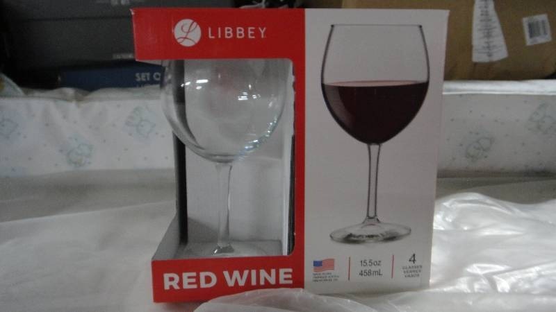 lot 8858 image: Libbey Red Wine Glasses