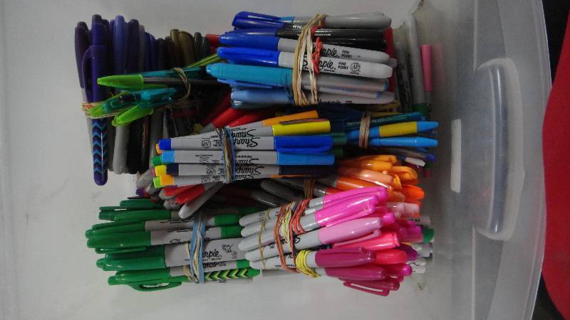 lot 34080 image: Huge Lot of Sharpies