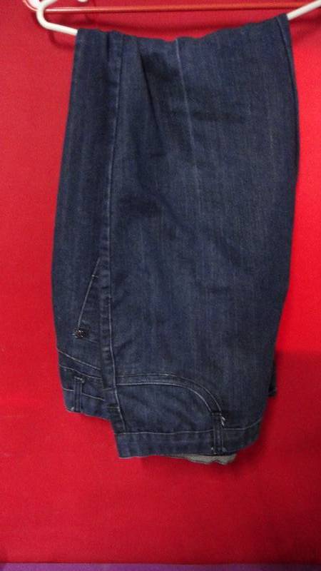 lot 8926 image: Size 44 Pants