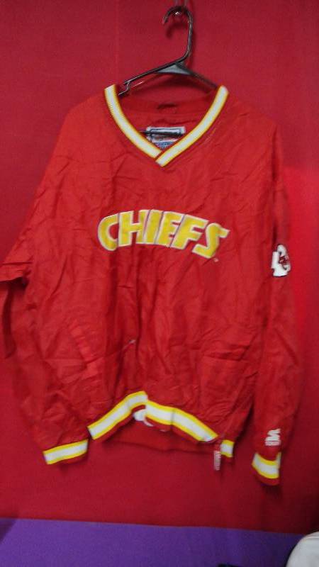 lot 8931 image: Chiefs Pullover Xl