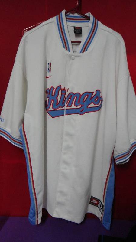 lot 8932 image: 3X Nike Jersey