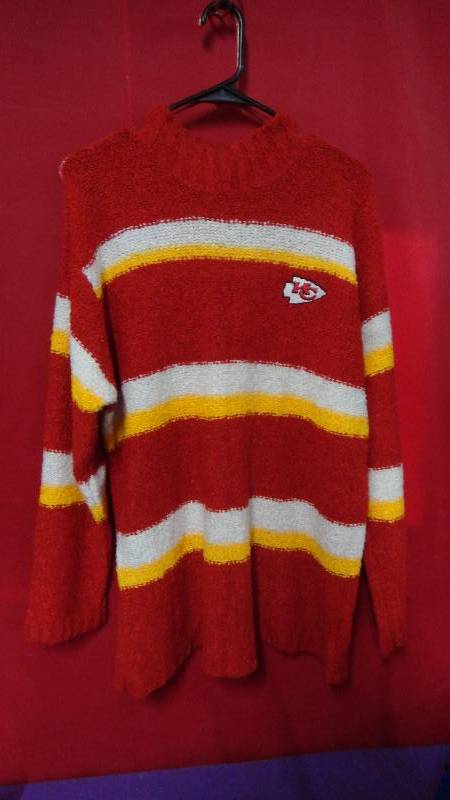 lot 8934 image: Chiefs Sweater