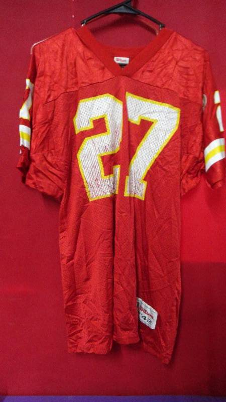 lot 8936 image: Chiefs Size 43 Jersey
