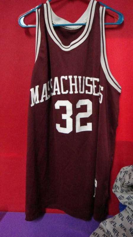 lot 8958 image: Julius Erving Throwback Size 56