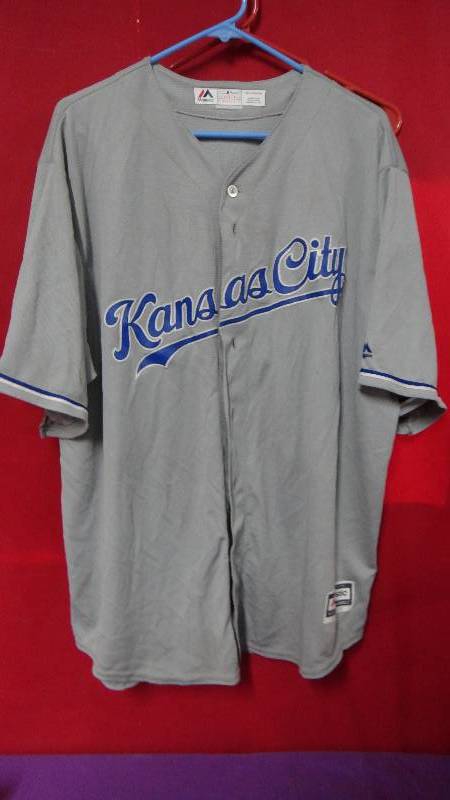 lot 8964 image: XXL Royals Jersey