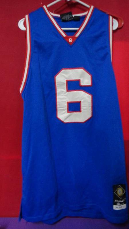 lot 8957 image: Size 52 Jayhawks Jersey
