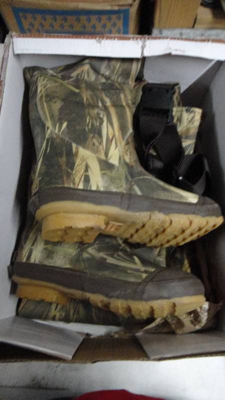 lot 8978 image: Size 9 Waders