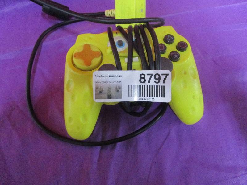 lot 8797 image: Spongebob Controller