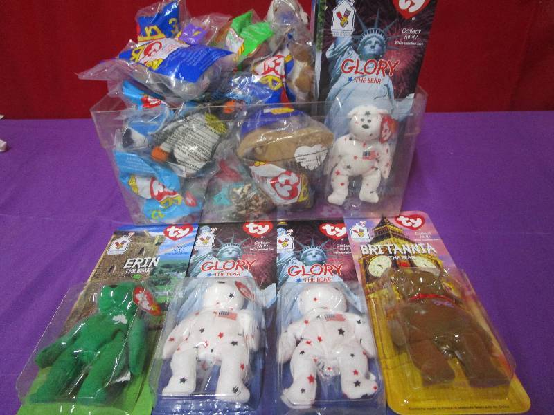 lot 8831 image: Lot of Beanie Babies