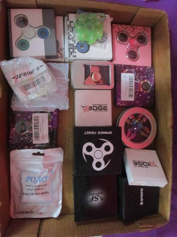 lot 8919 image: Lot of Fidget Spinners