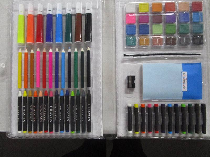 lot 8992 image: Art Set