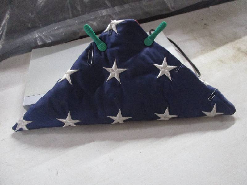 lot 8997 image: American Flag