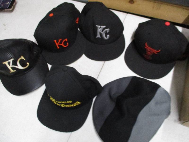 lot 8755 image: Lot of Ball Caps