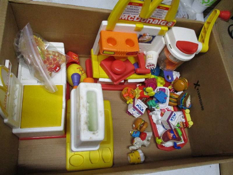 lot 8851 image: Vintage McDonalds Toys