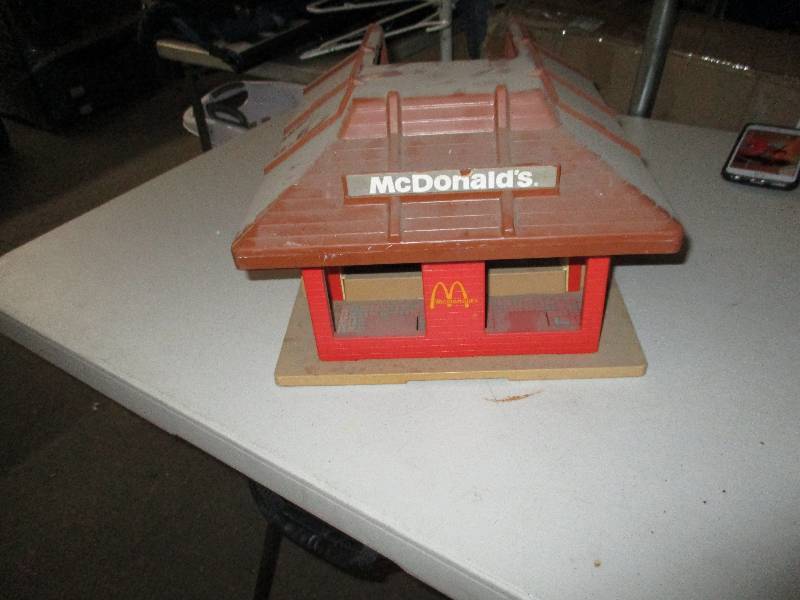 lot 8896 image: Vintage McDonalds Toys